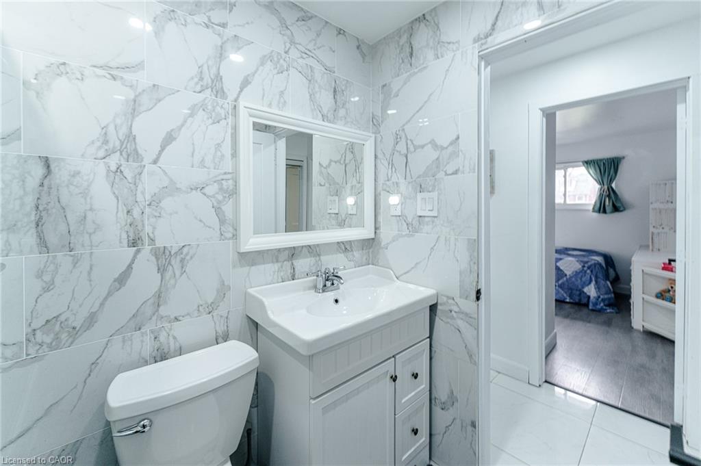 6540 Twenty Road E Property Photo 12