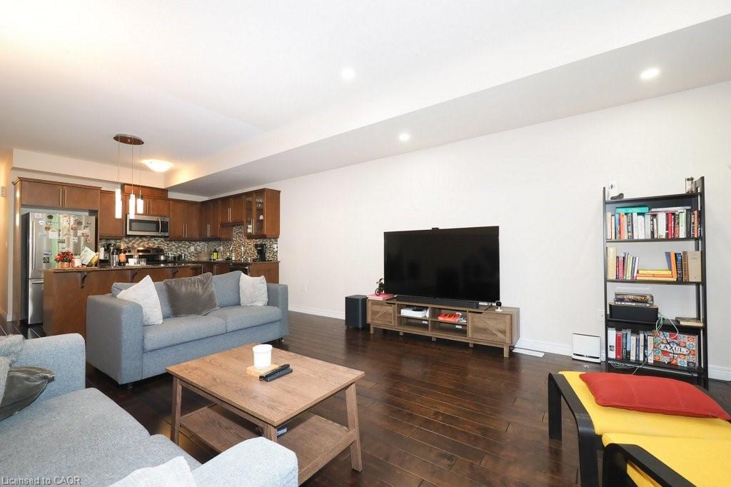 18 Robert Peel Road Property Photo 9