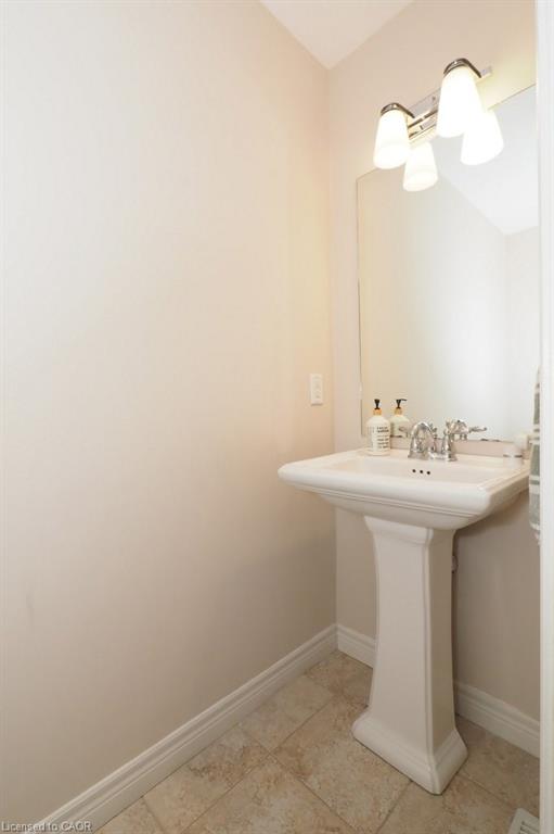 18 Robert Peel Road Property Photo 15