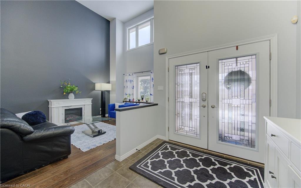 21 West Tree Drive Property Photo 2