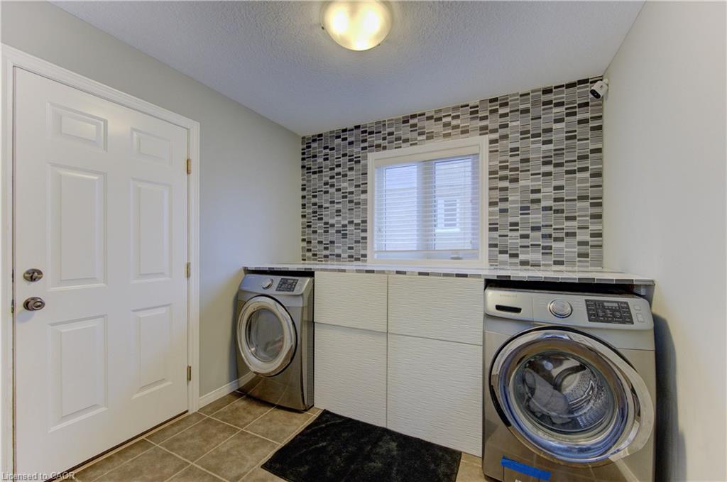21 West Tree Drive Property Photo 8