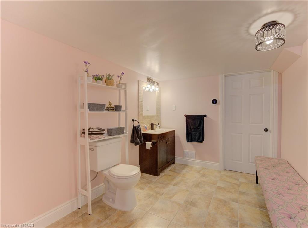 21 West Tree Drive Property Photo 32