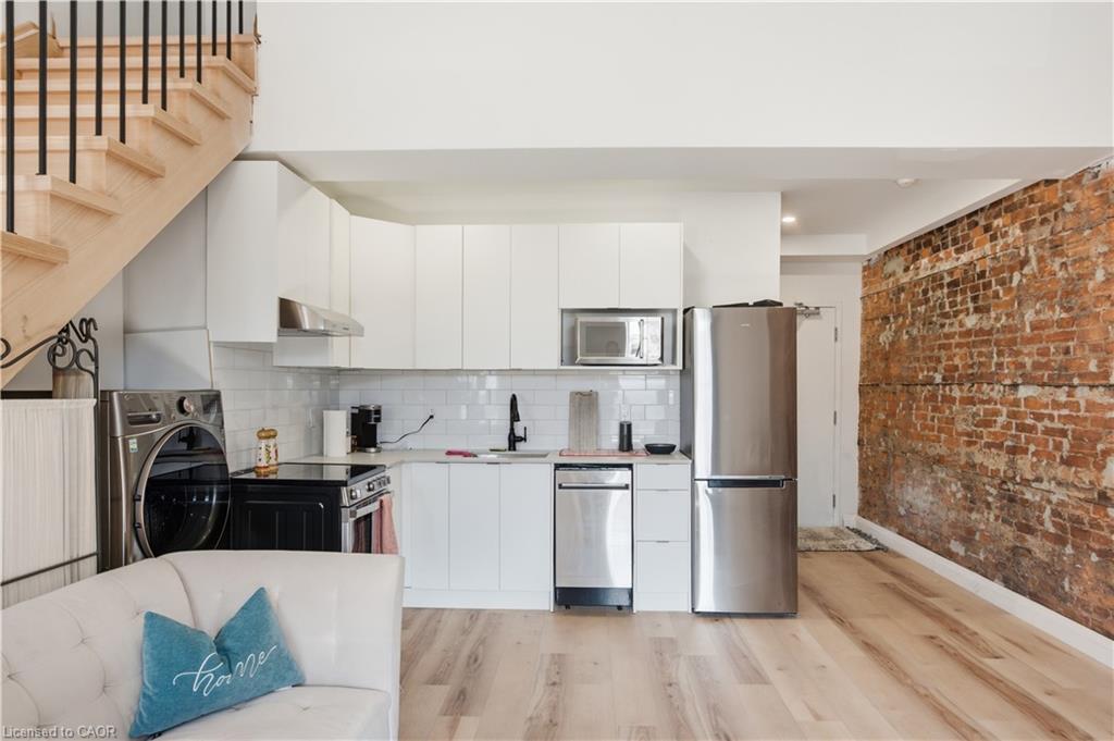 45 Wellington Street N Property Photo 10