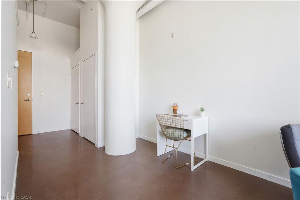 212-404 King Street W Property Photo 7