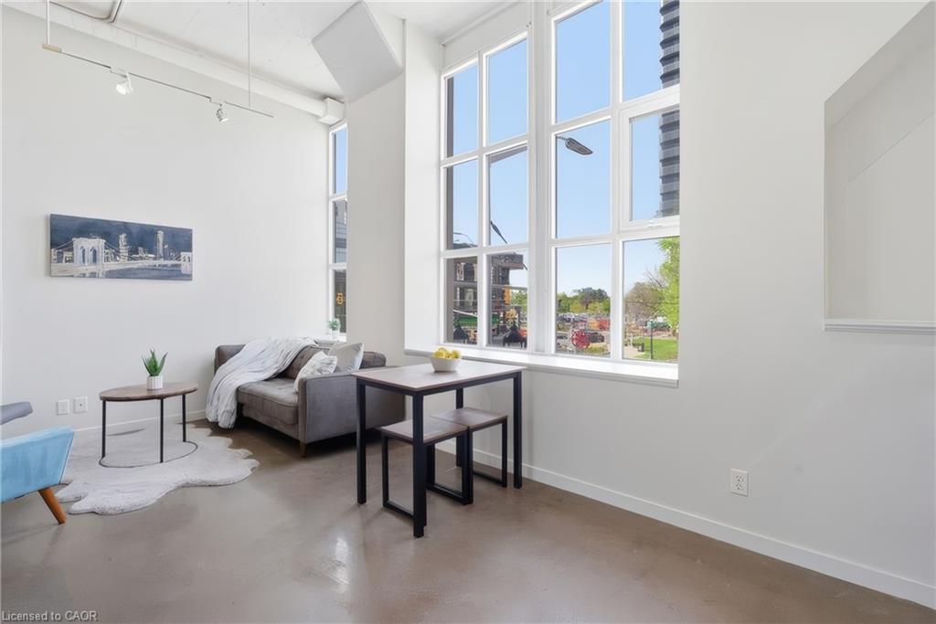 212-404 King Street W Property Photo 12