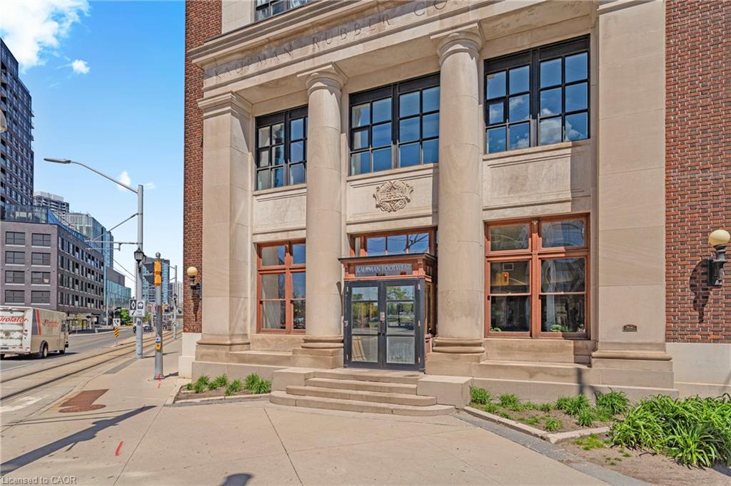 212-404 King Street W Property Photo 40