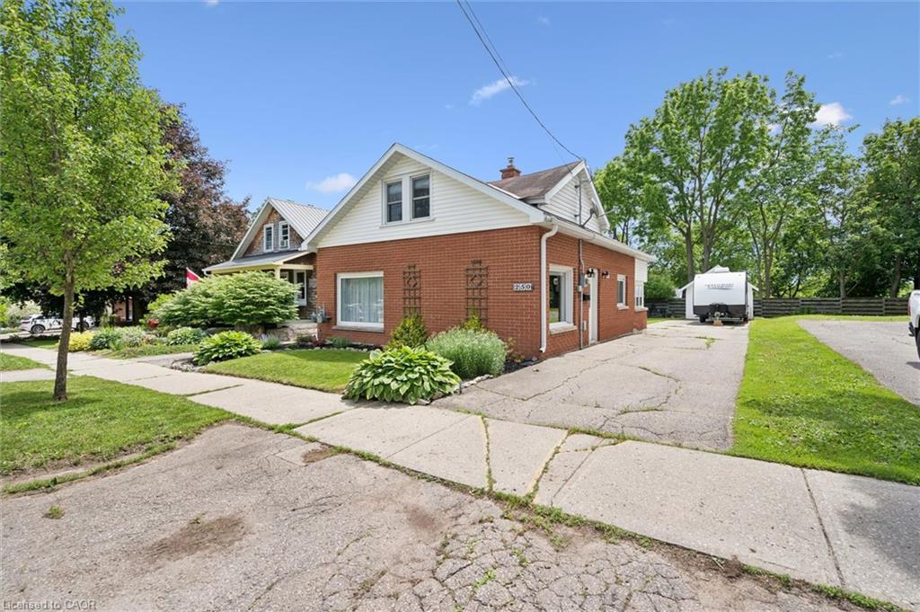 250 St George Street E Property Photo 2