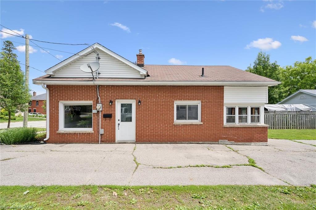 250 St George Street E Property Photo 3