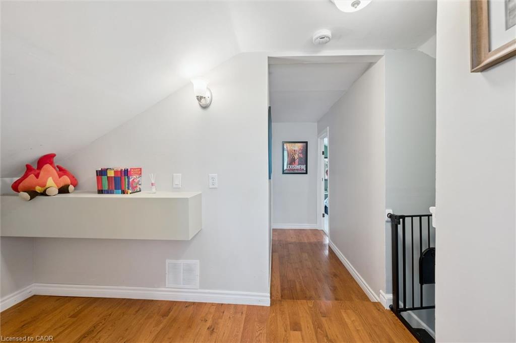 250 St George Street E Property Photo 21