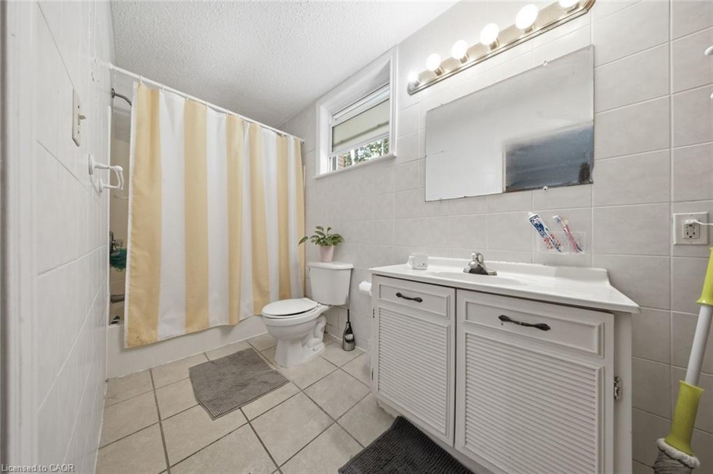 160 Queen Street Property Photo 7