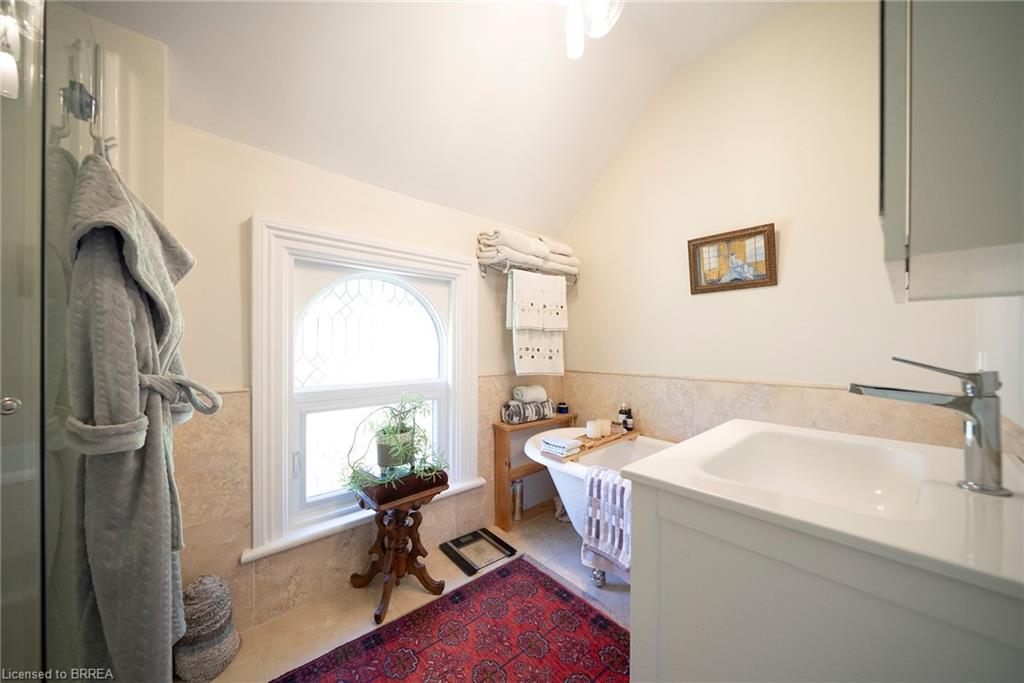 11 Chestnut Avenue Property Photo 33