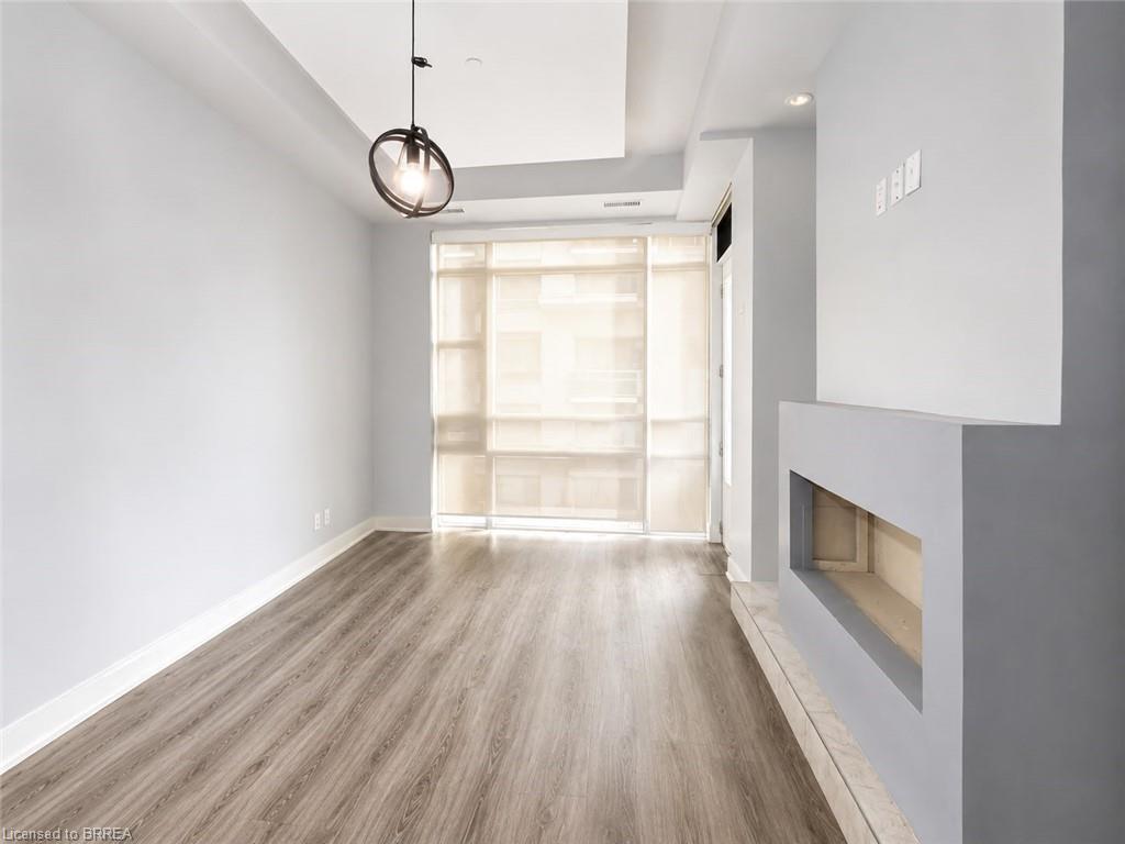 715-150 Main Street W Property Photo 6