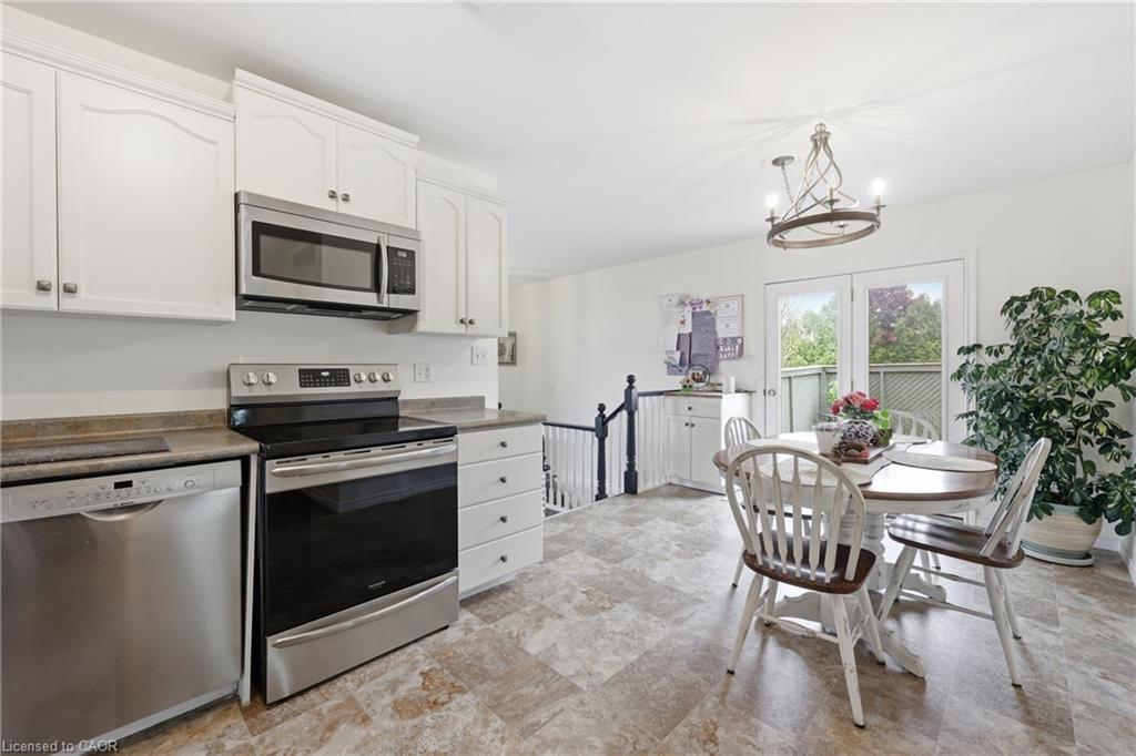 172 B King Street E Property Photo 11