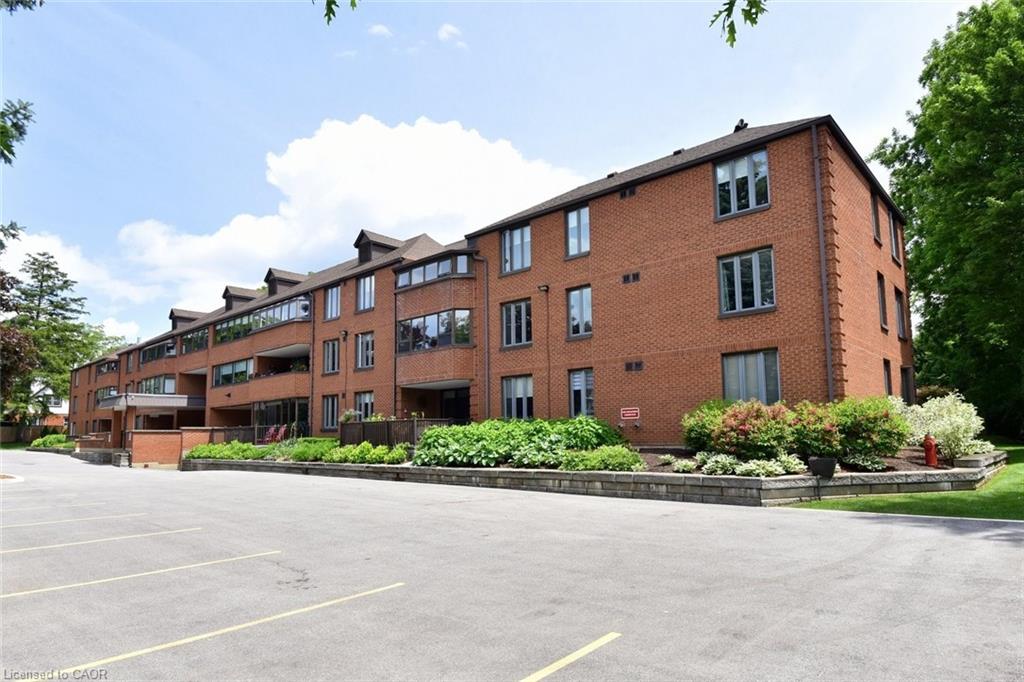 303-150 Wilson Street W