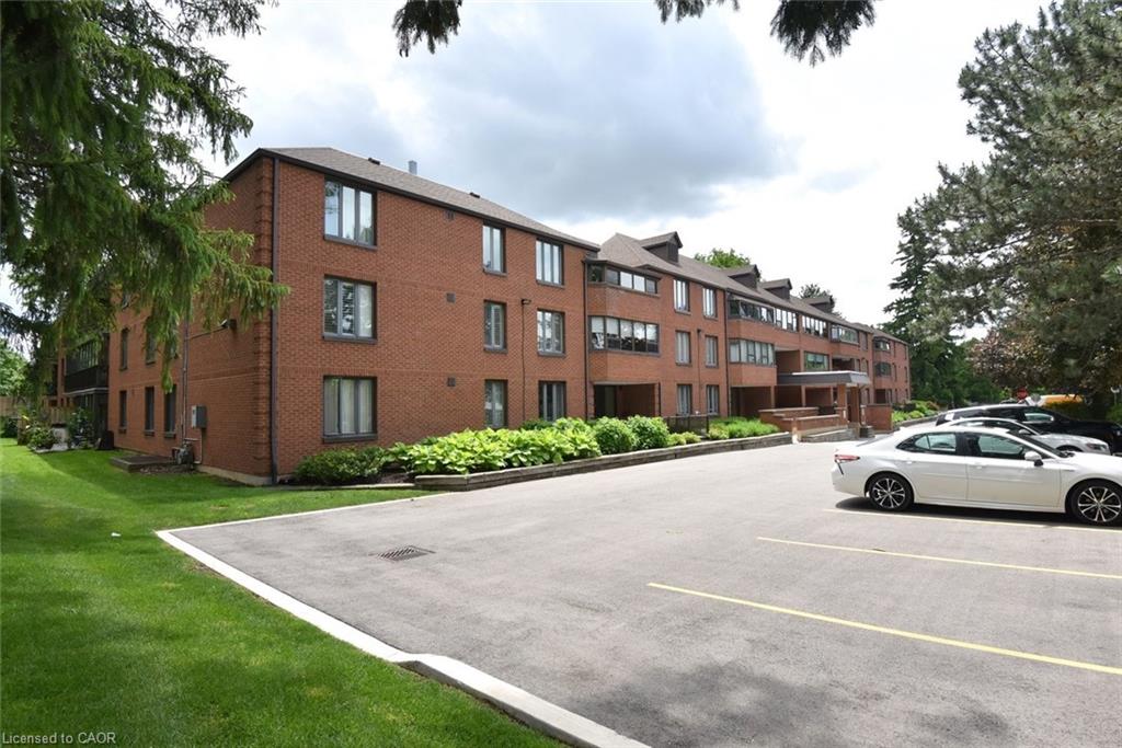303-150 Wilson Street W Property Photo 4