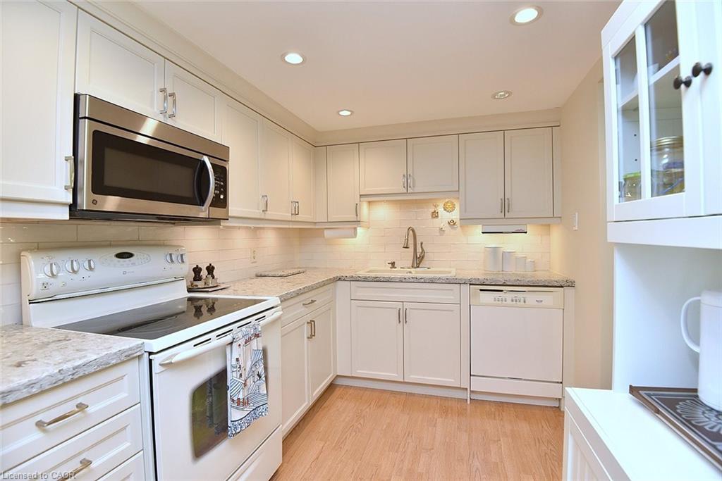303-150 Wilson Street W Property Photo 13