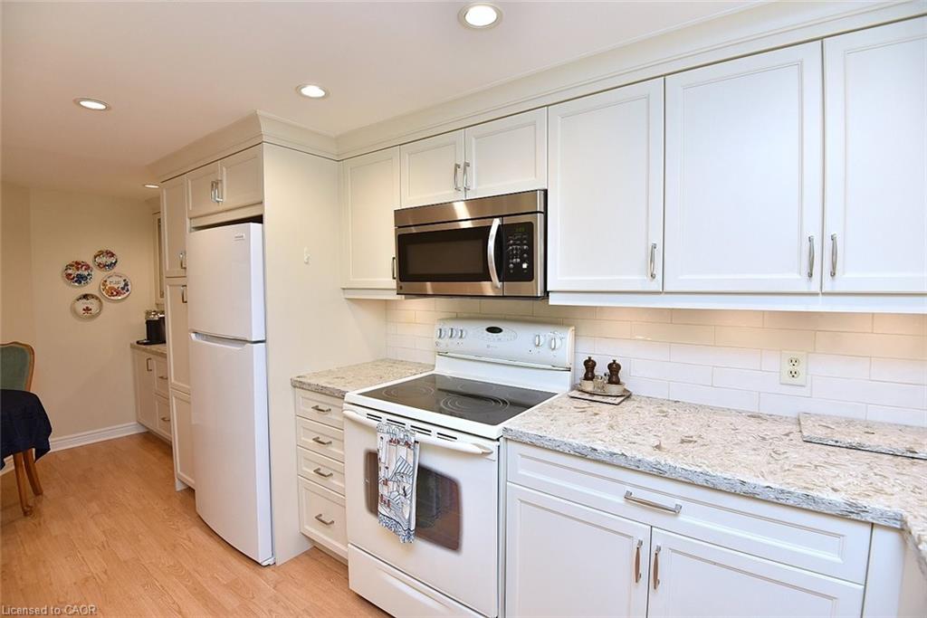 303-150 Wilson Street W Property Photo 14