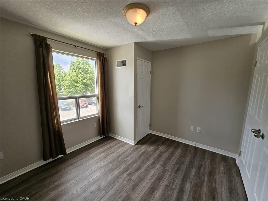 202-12 St Andrew Street Property Photo 20