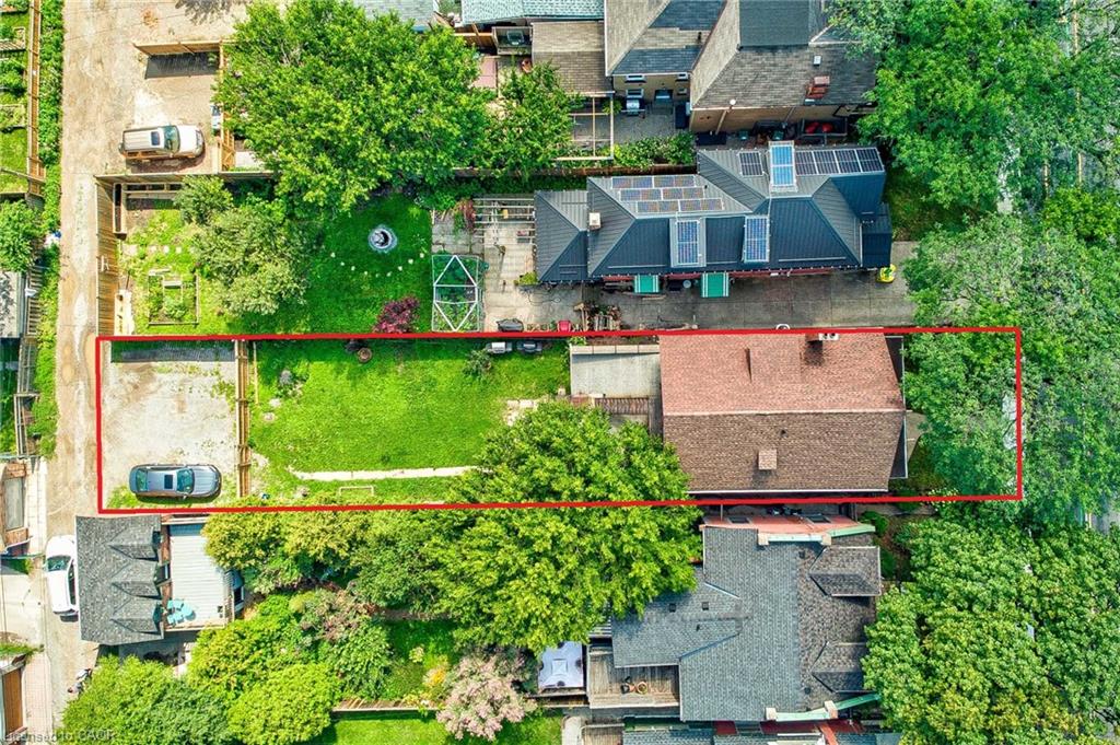 108 Victoria Avenue N Property Photo 6