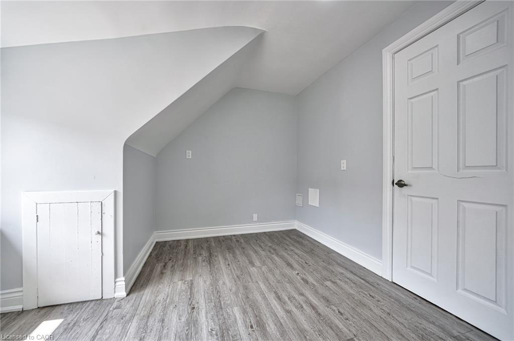 108 Victoria Avenue N Property Photo 31