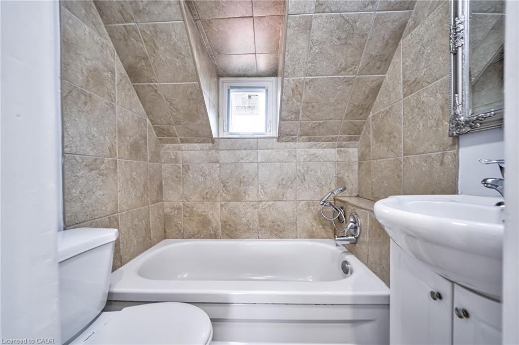 108 Victoria Avenue N Property Photo 32