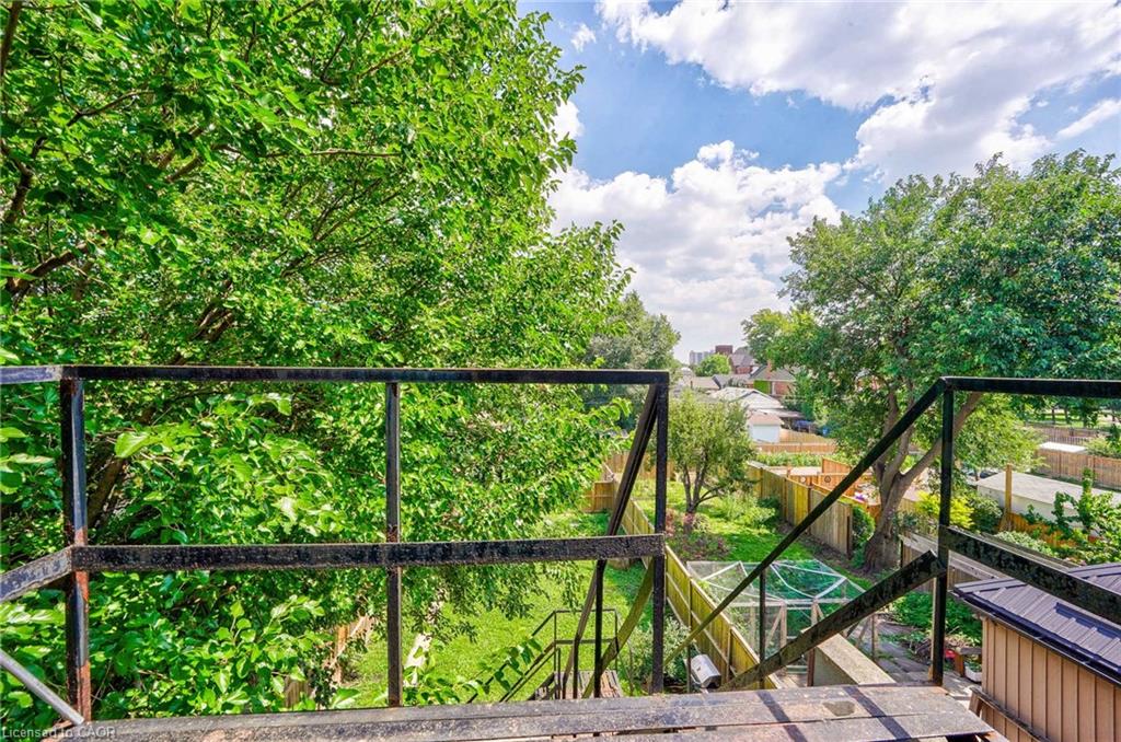 108 Victoria Avenue N Property Photo 35
