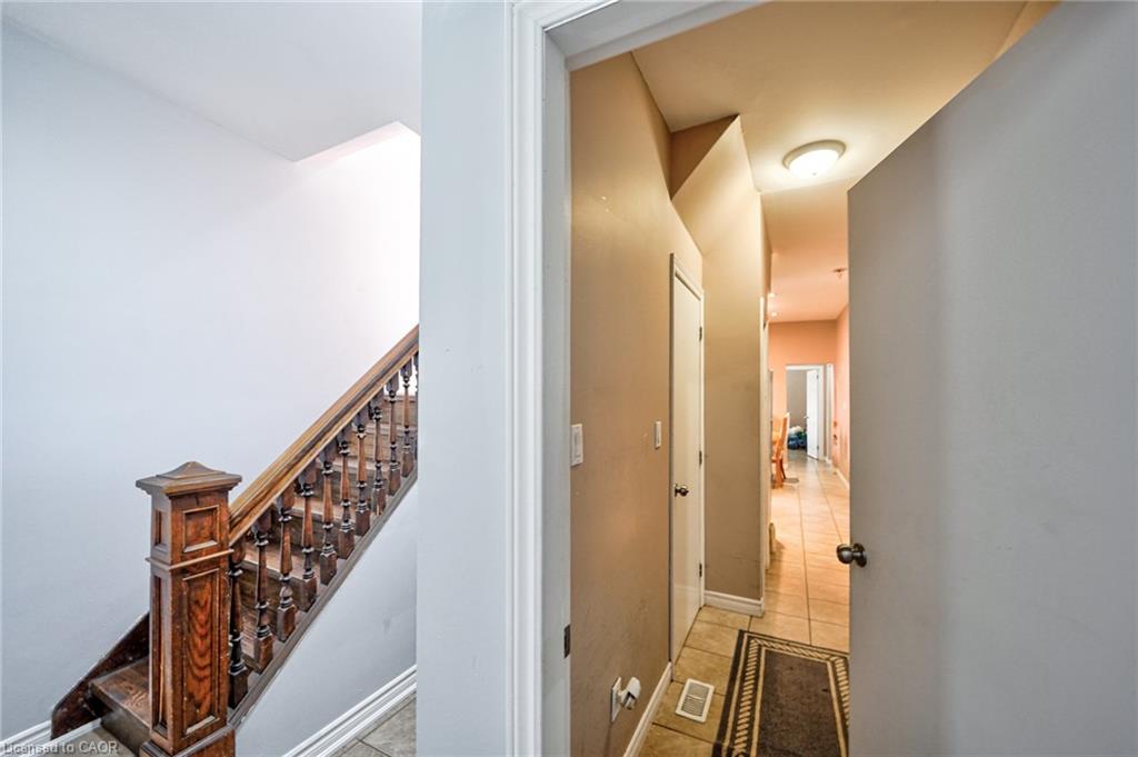 108 Victoria Avenue N Property Photo 36