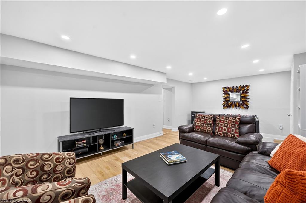 15 Cheval Drive Property Photo 40