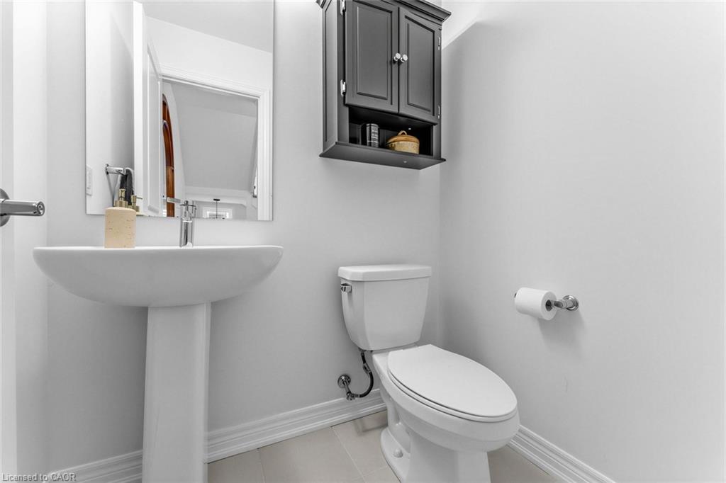 82-10 Birmingham Drive Property Photo 17