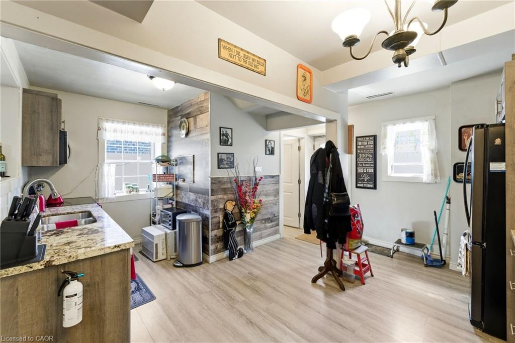1745 King Street E Property Photo 22