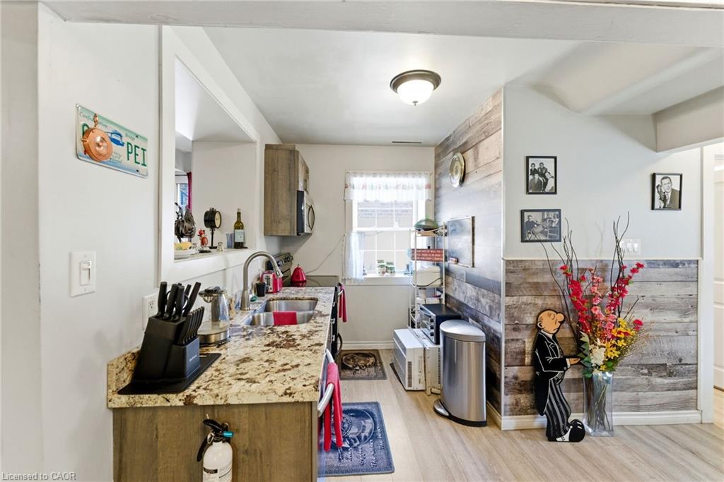 1745 King Street E Property Photo 23