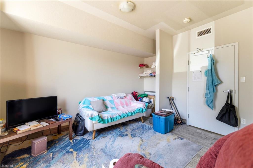 1745 King Street E Property Photo 25