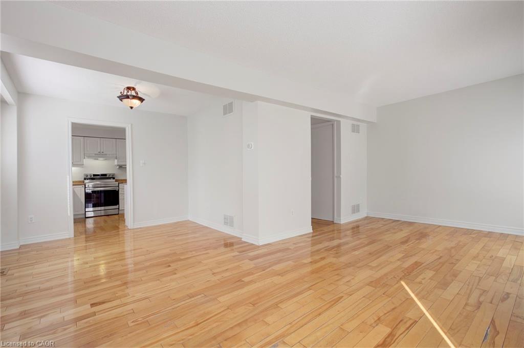 14-336 Queen Street S Property Photo 12