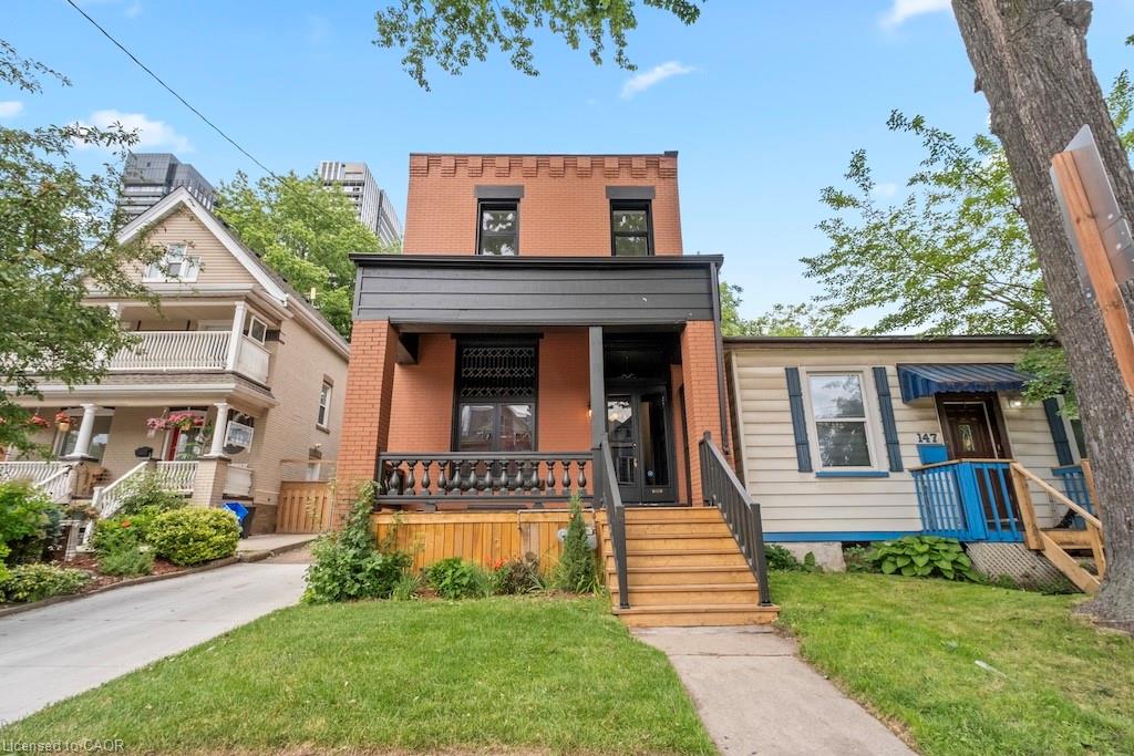 143 Catharine Street N Property Photo 1
