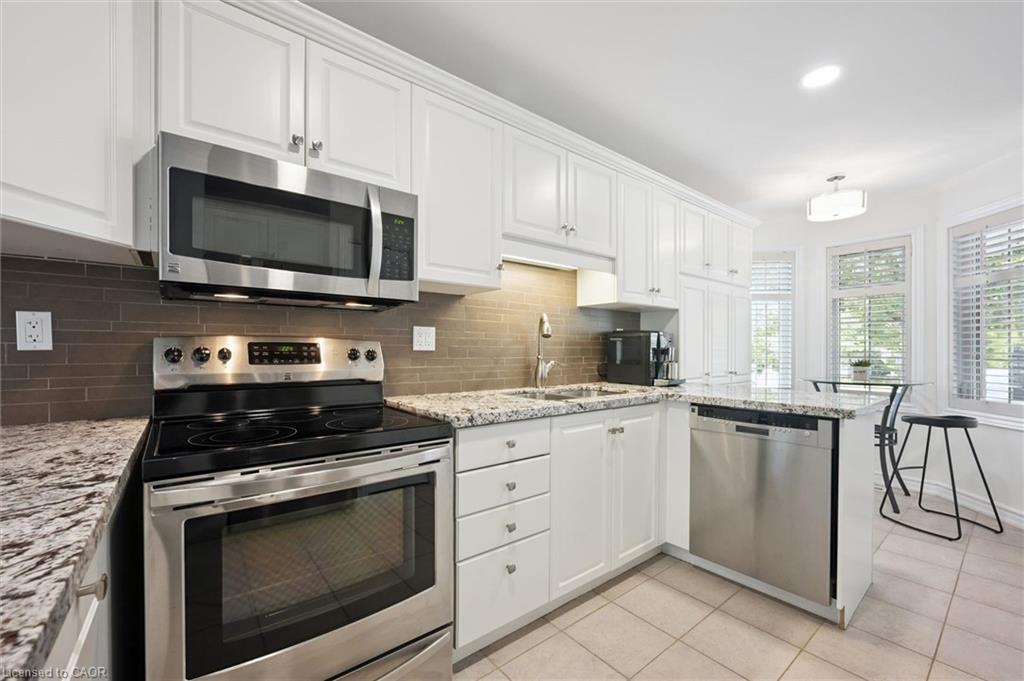 5-3243 New Street Property Photo 6
