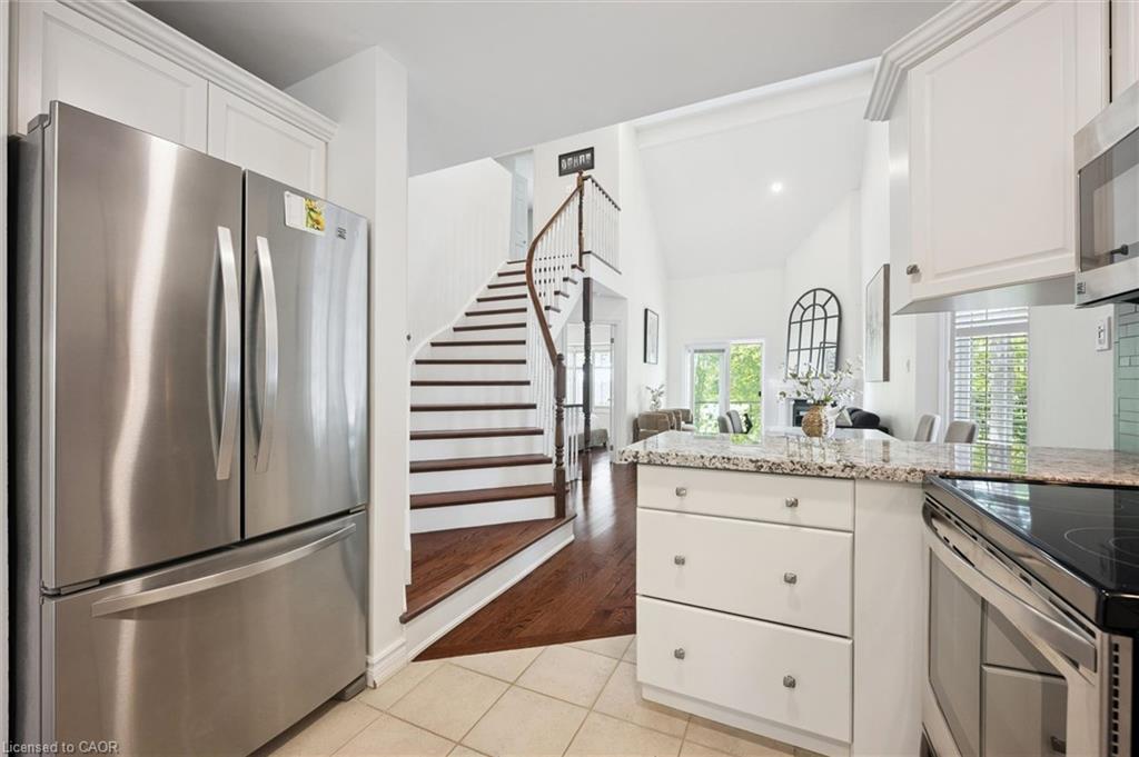 5-3243 New Street Property Photo 7