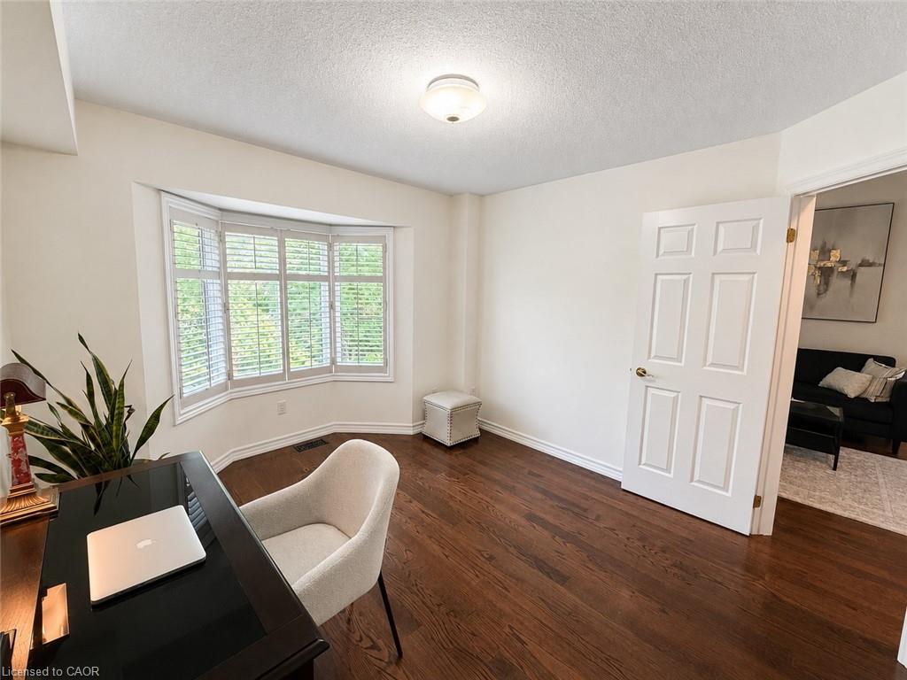 5-3243 New Street Property Photo 17