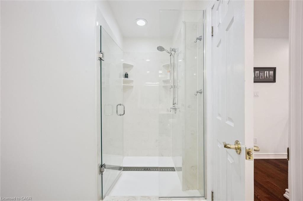 5-3243 New Street Property Photo 23