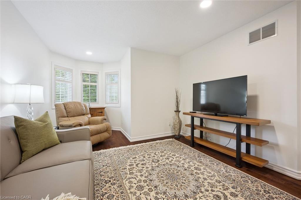 5-3243 New Street Property Photo 26