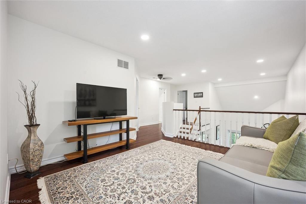 5-3243 New Street Property Photo 27