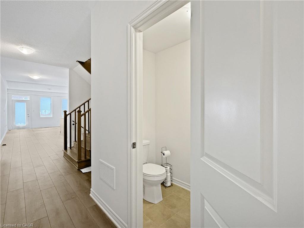 82 Gledhill Crescent Property Photo 5