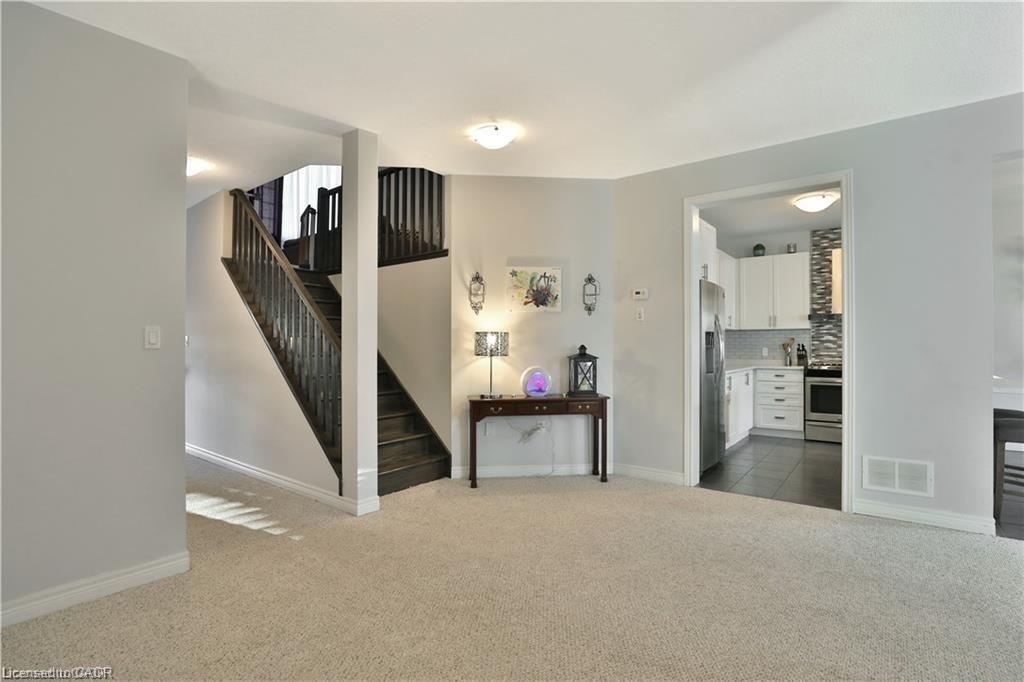 20 Hidden Ridge Crescent Property Photo 6