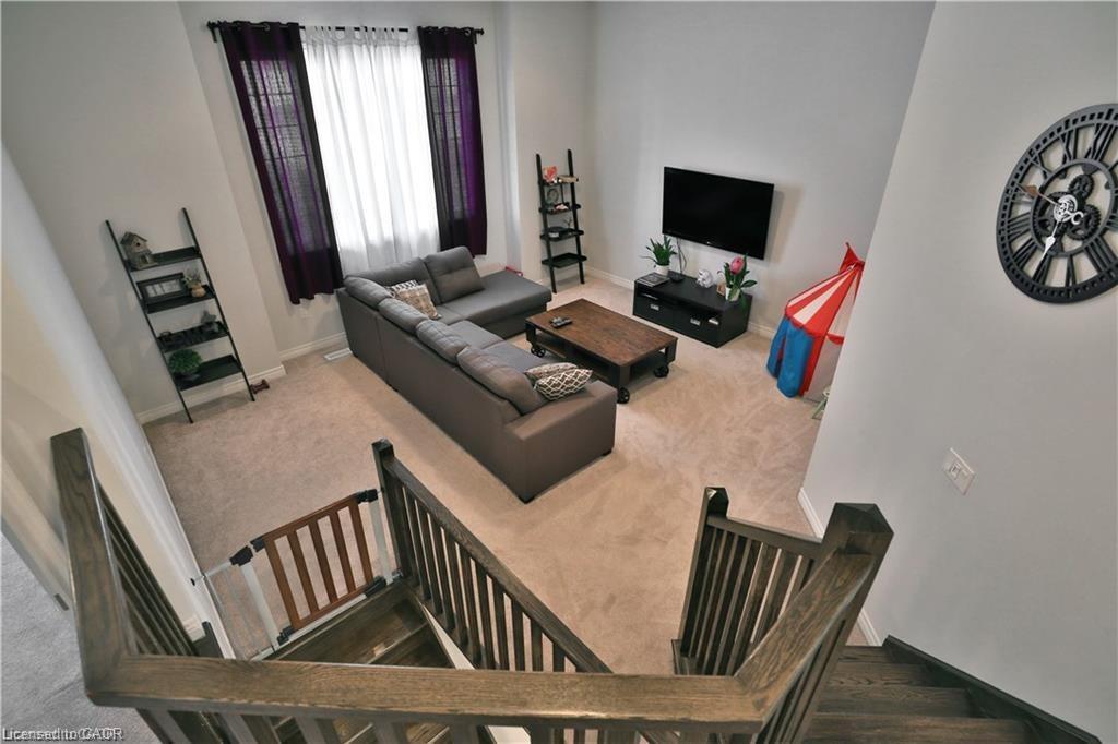 20 Hidden Ridge Crescent Property Photo 14