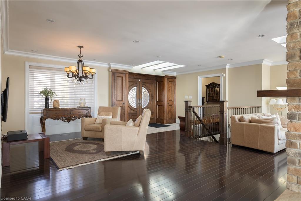 3346 Lakeshore Road W Property Photo 8