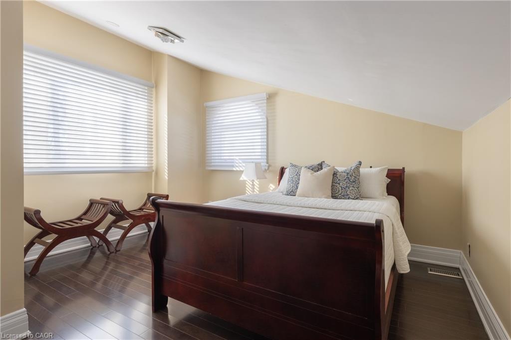 3346 Lakeshore Road W Property Photo 23