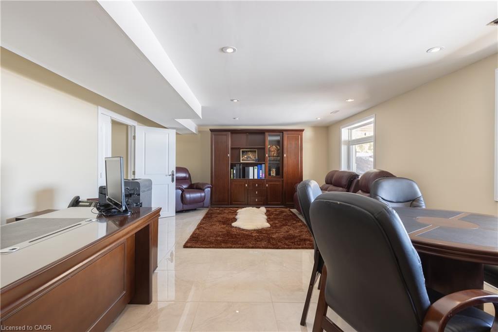 3346 Lakeshore Road W Property Photo 24