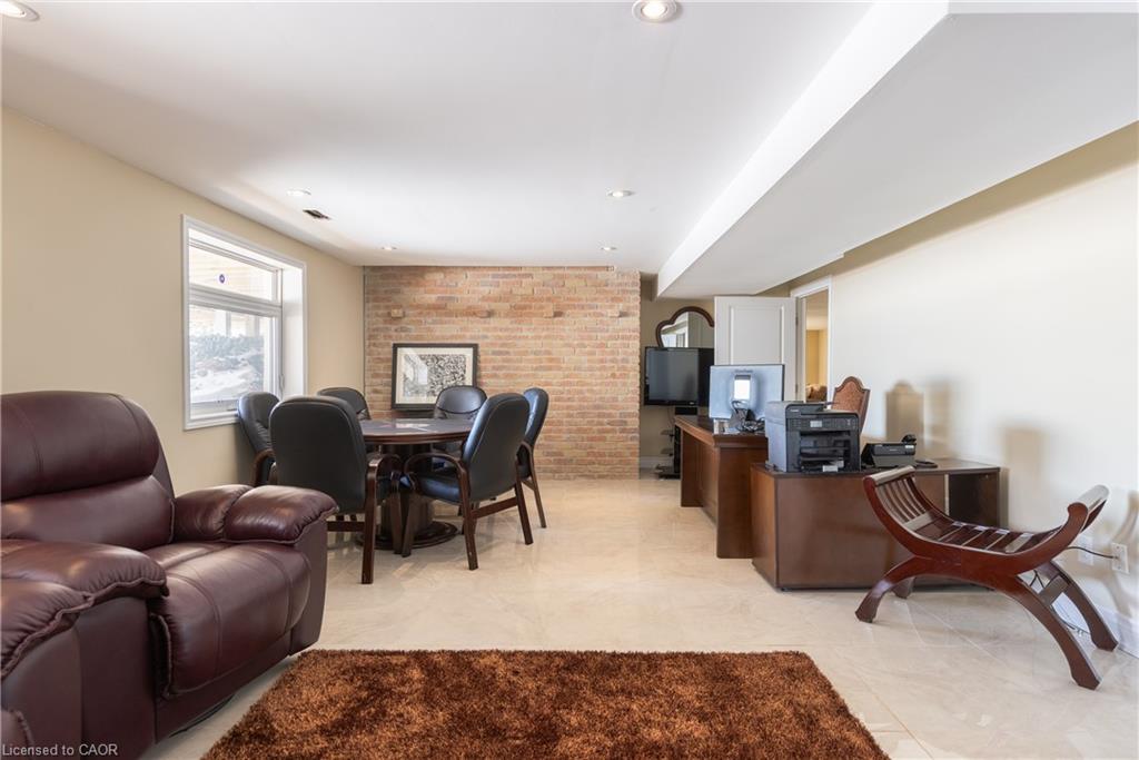 3346 Lakeshore Road W Property Photo 25