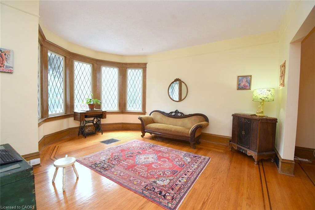 28 St Clair Avenue Property Photo 10