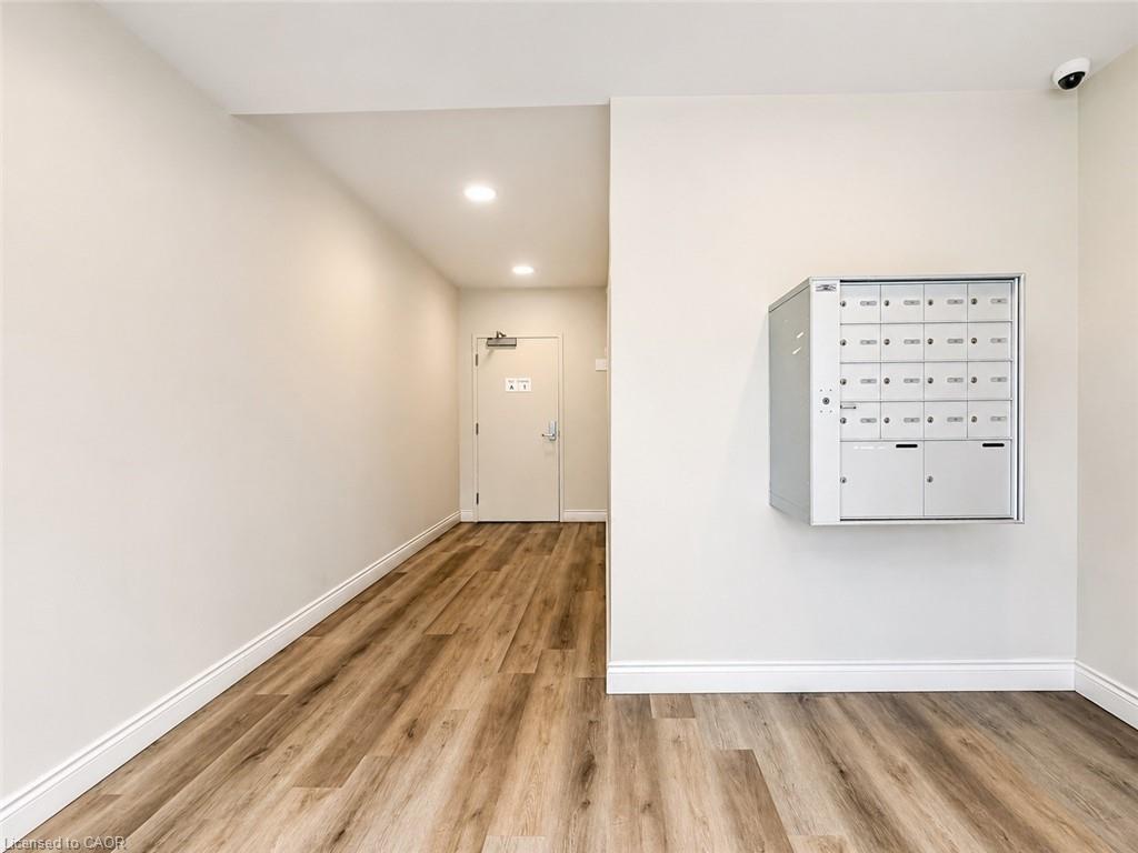 1c-259 King Street E Property Photo 9