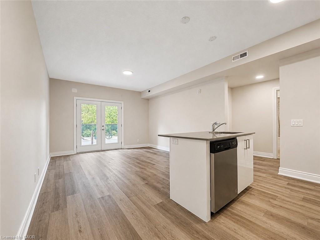 1c-259 King Street E Property Photo 11